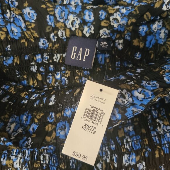 NWT - Feminine & Flirty Black GAP Blue Floral Smocked Mini Dress with Pockets - Picture 5 of 5